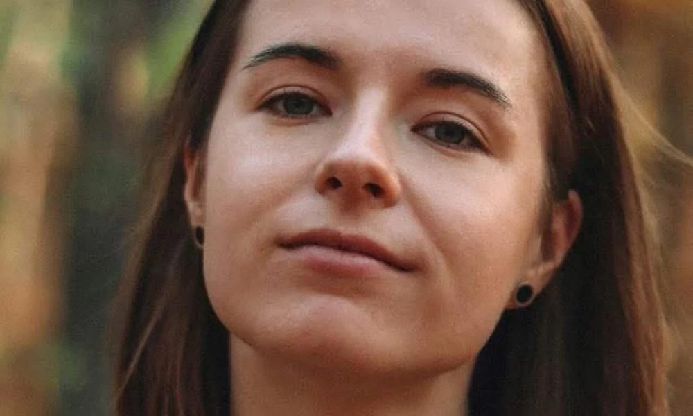Νεκρή από ρωσικά πυρά 26χρονη ουκρανή την ώρα που προσέφερε βοήθεια σε καταφύγιο σκύλων